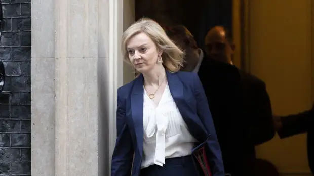 Глава МИД Британии Трасс назвала «самым жёстким» санкционный пакет против России