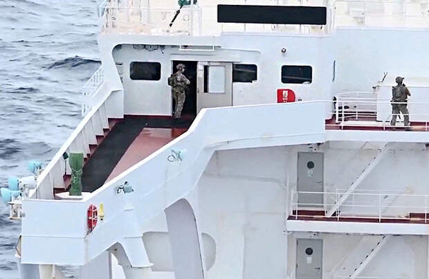 США перехватили танкер с иранской нефтью в Индийском океане