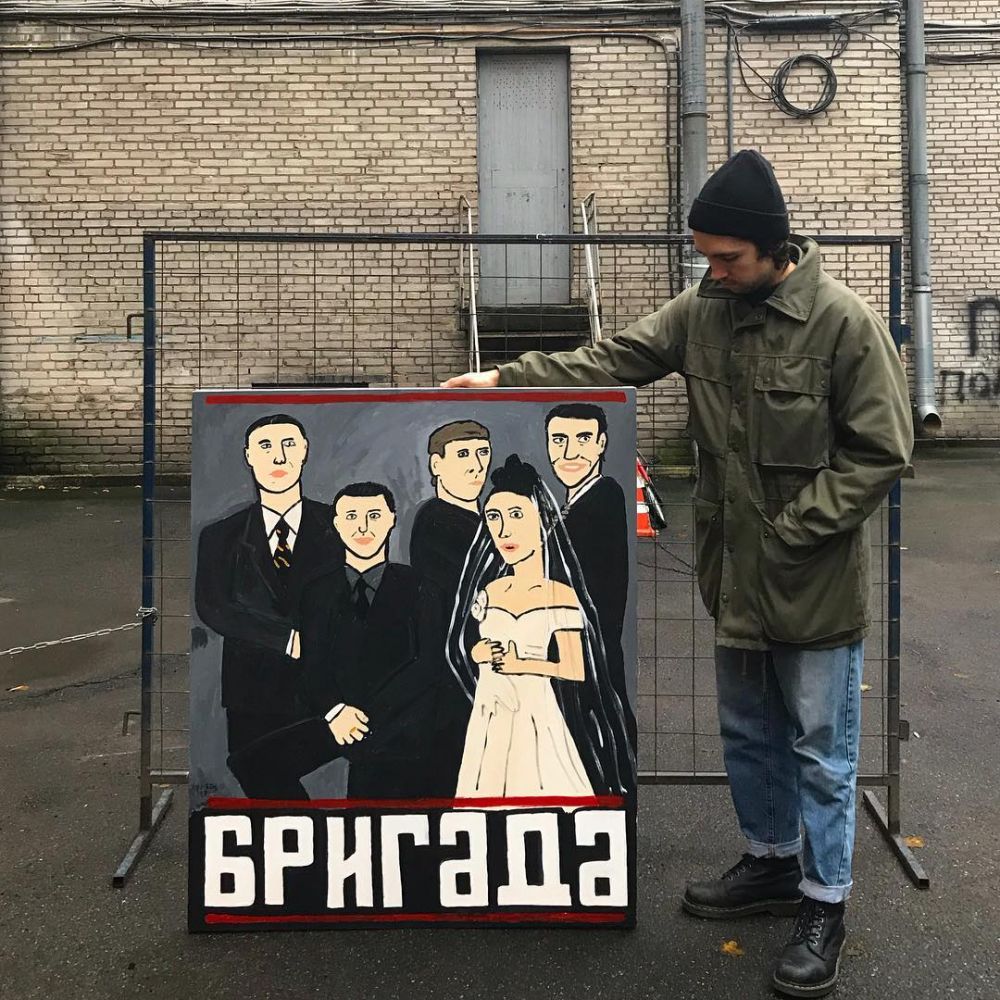 Художник рисует фломастером кадры из фильмов, и это так стрёмно, что прикольно