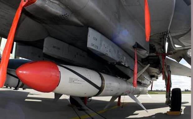 От "убийцы ПВО Путина" остались только обломки: F-22, вылетая из Польши, нащупывает наши РЛС