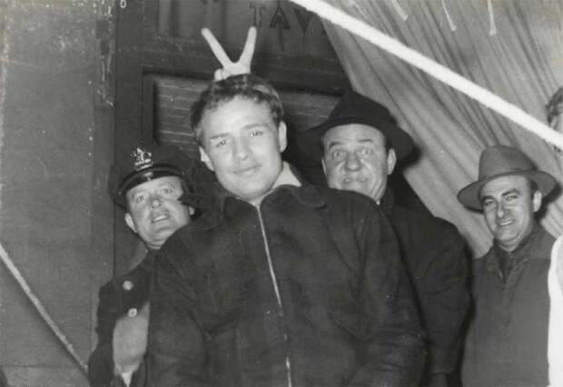Марлон Брандо и Карл Малден во время съемок фильма «На набережной», 1954 СССР, история, факты, фото.