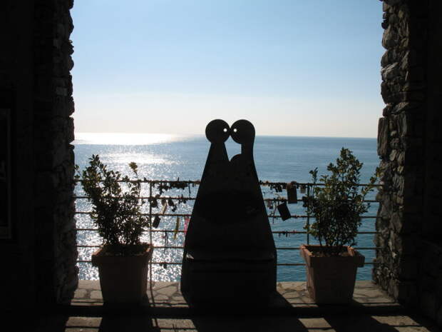 Kisses on Via-Dell'Amore. / Фото: www.wikimedia.org