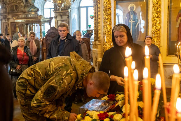Эксперт Иванов раскрыл, какие иконы лучше дарить на различные праздники