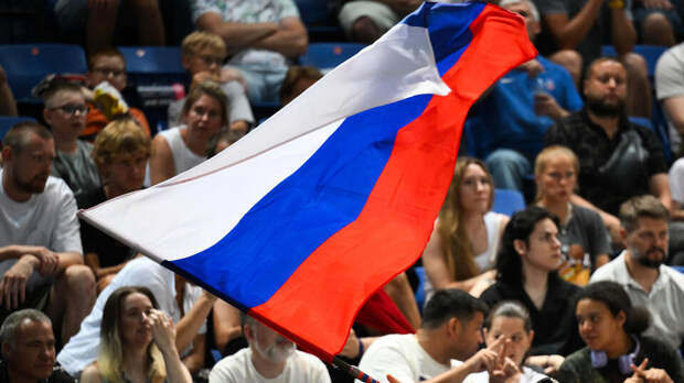 Сборная России появилась на церемонии открытия Паралимпиады с флагом РФ