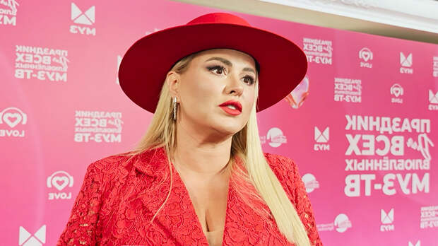 Семенович призналась в зависимости, жена Петросяна боится оставлять с ним детей, а Свиридова взялась за ножницы