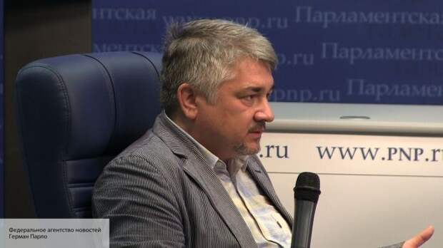 Киев готовит закон о двойном гражданстве: Ищенко рассказал, что изменится для украинцев