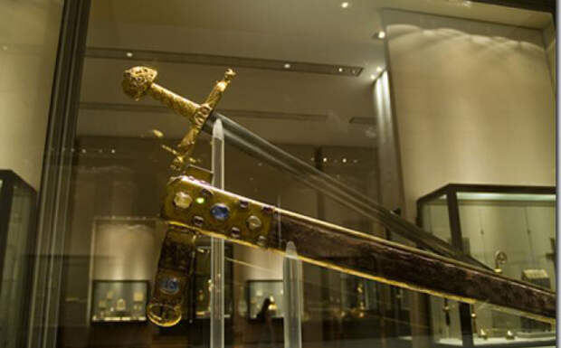 Меч Жуаёз Меч Жуаёз