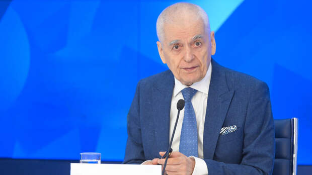 Онищенко заявил об отсутствии проблем с утилизацией бахил