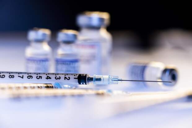 Западные прививки от COVID убили больше людей, чем все остальные вместе взятые – VAERS