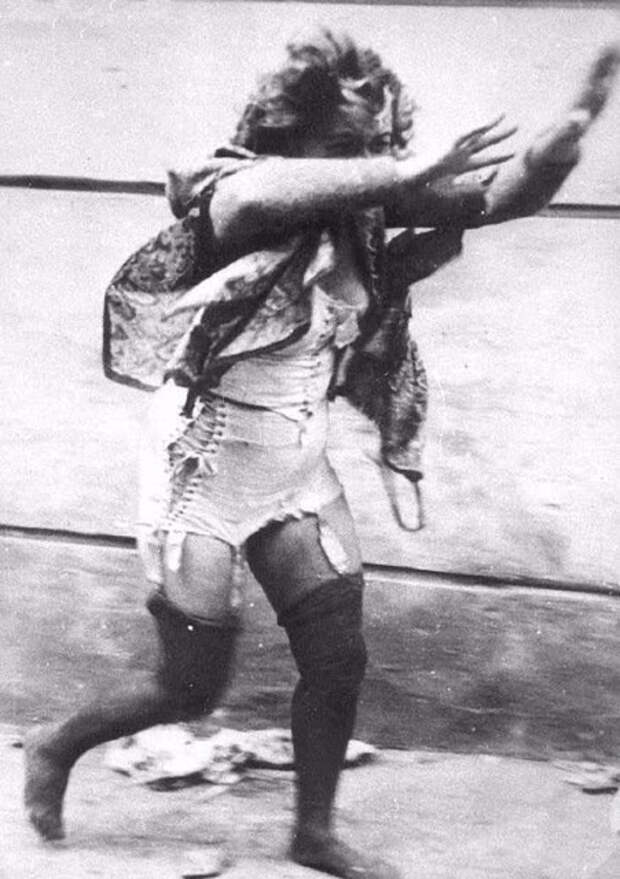 30 шокирующих фотографий львовских погромов 1941 года