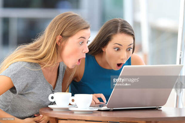 distracted-boyfriend-meme-girl-shocked-funny-stock-photos-carla-ramos-gil-41