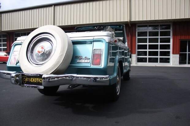 На аукцион выставлен Jeep Jeepster Commando Convertible (53 фото)