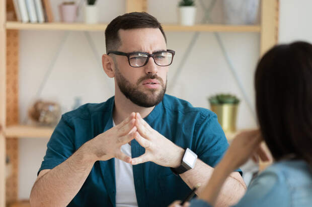 Профайлер Петров: универсальных сигналов лжи в поведении не существует