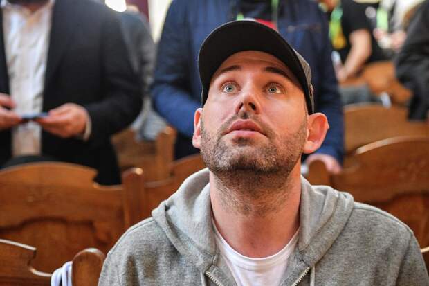 СК намерен объявить в международный розыск комика-иноагента Семёна Слепакова