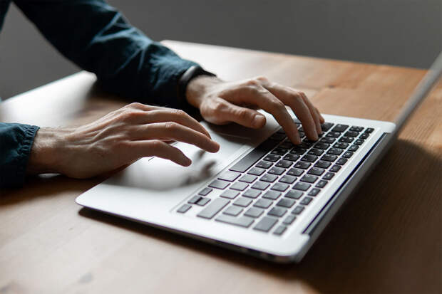 Общественник Павлов: на маркетплейсах нужно ввести проверку возраста покупателей