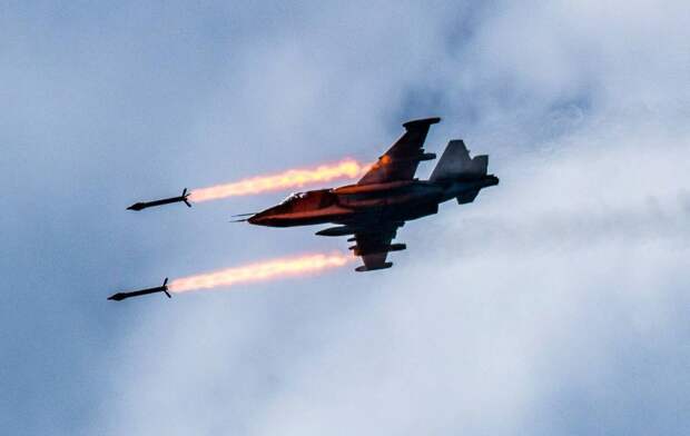 Ракетные стрельбы авиации России. Источник изображения: https://topwar.ru