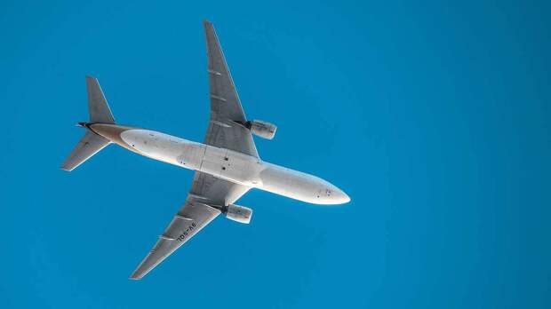 Самолет Jet2 произвел экстренную посадку в Брюсселе из-за драки дебоширов