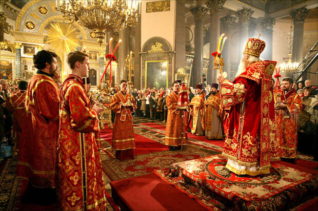 В церкви тоже собираются верующие люди, проводятся богослужения и этим она сходна с храмом / Фото: dream-here.ru