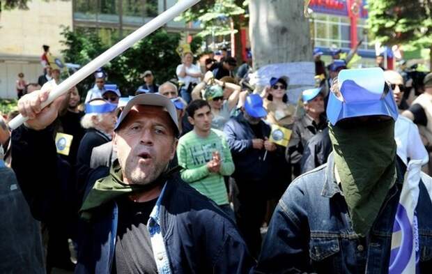 Georgian opposition activists rally in T
