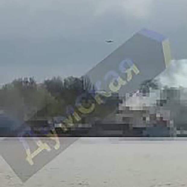 Появились кадры удара по судну в порту Измаил