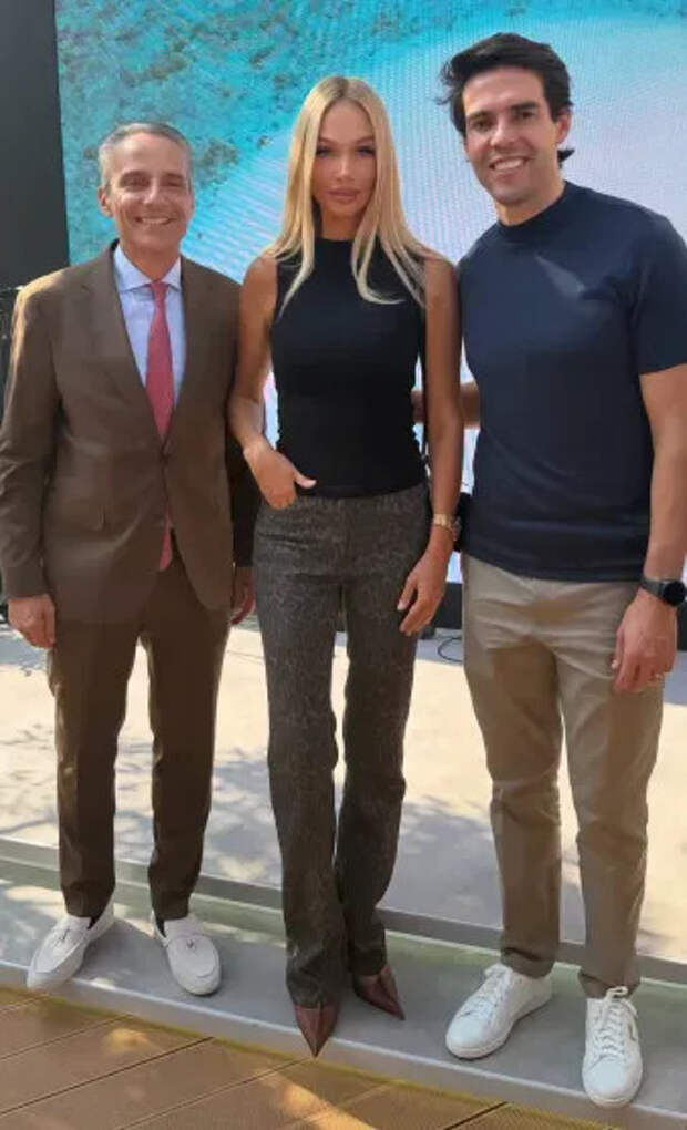 Виктория Лопырёва с гостями