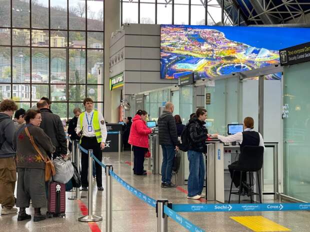 Аэропорты Краснодара и Геленджика – ограничения сняты: десятки рейсов задержаны и перенесены