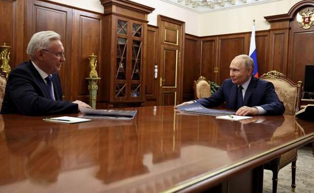 Владимир Путин провел встречу с гендиректором «КамАЗа» Сергеем Когогиным