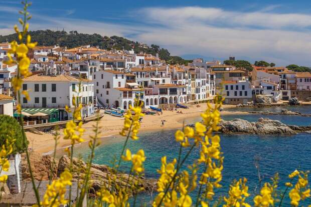 Туристов предупреждают о высоких ценах в Испании этим летом