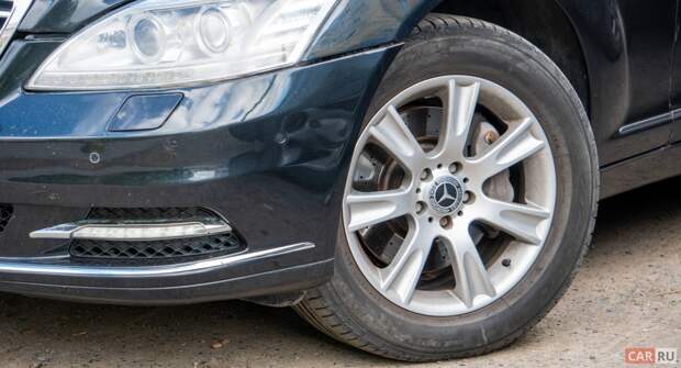 Почему после шиномонтажа автомобиль начинает вести в сторону