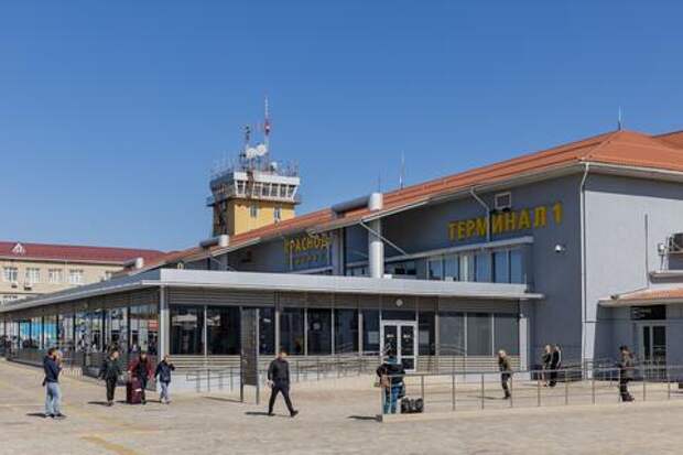 Срочно: аэропорт  Краснодара не принимает и не выпускает самолеты