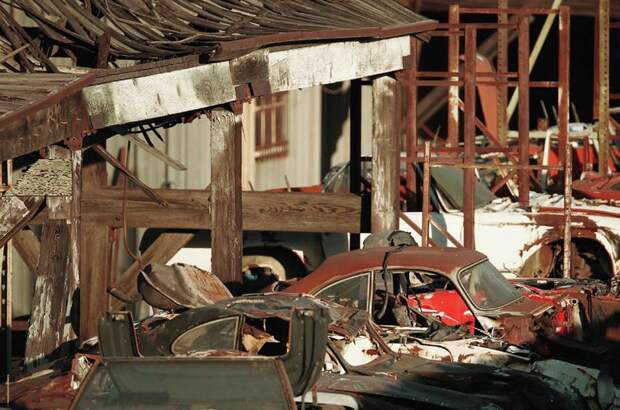 Уникальный Mercedes-Benz 500K нашли на автосвалке (12 фото)