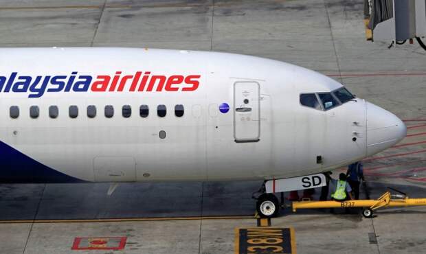Malaysia Airlines из-за крушения МН370 и МН17 теряет ежедневно $2 млн Malaysia Airlines из-за крушения МН370 и МН17 теряет ежедневно $2 млн