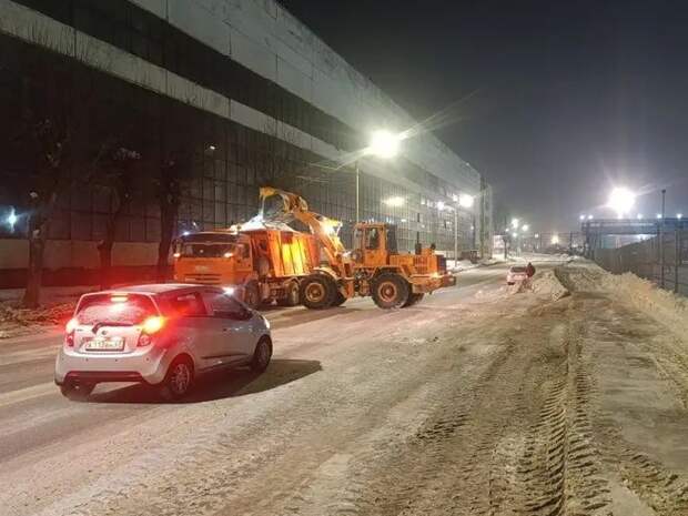 За сутки из Смоленска вывезли почти 3000 кубометров снега