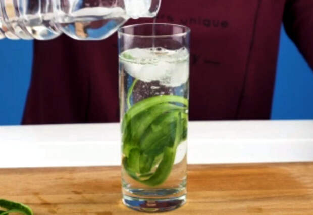 Полезный напиток из огуречных шкурок. Полезный напиток из огуречных шкурок.