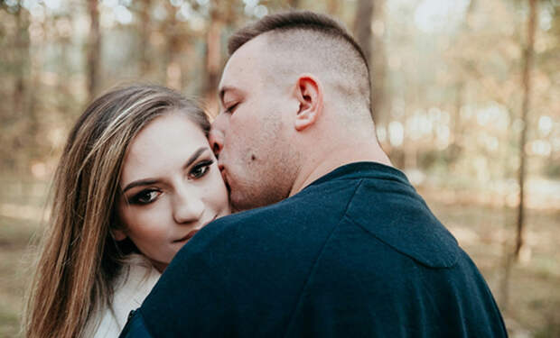 Похождения жениха вскрылись перед свадьбой и невеста отомстила прямо на церемонии