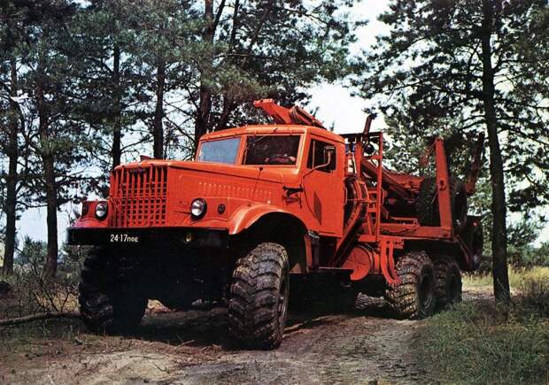 Лесовоз КрАЗ-255Л (1969). На фото показано более позднее исполнение СССР, авто, вездеход, грузовик, краз, лаптежник, техника, тягач
