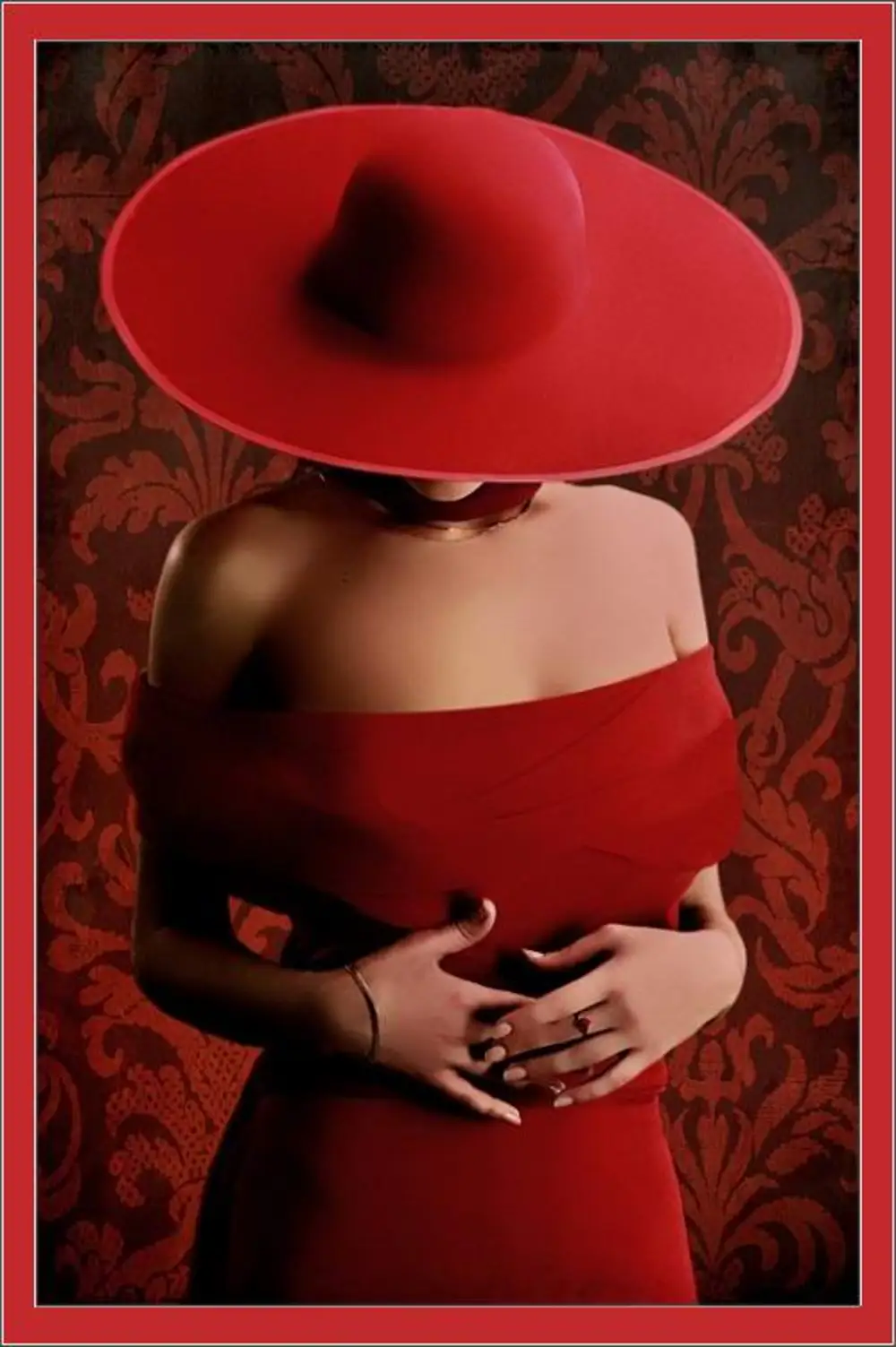 Слушать леди в красном. Девушка в шляпе. Девушка в красной шляпе. Красивая женщина в шляпе. Девушка в Красном платье и шляпе.