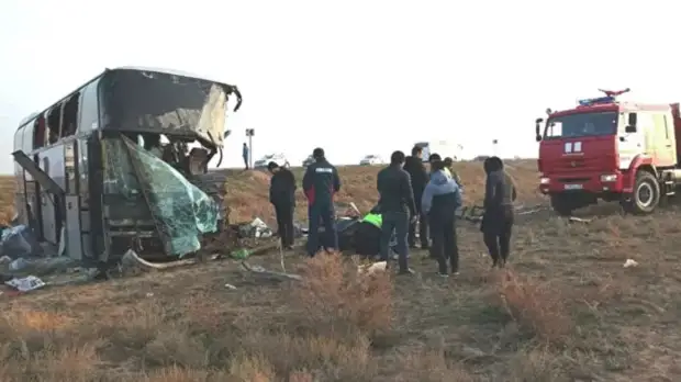 Арестованы перевозчик и владелец автобуса, столкнувшегося с КамАЗом в Калмыкии