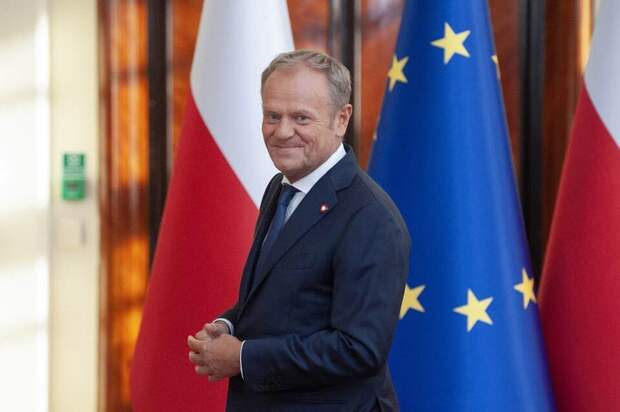 Туск назвал Навроцкого предателем Польши за попытки отколоться от Евросоюза: премьер считает действия президента вредительством
