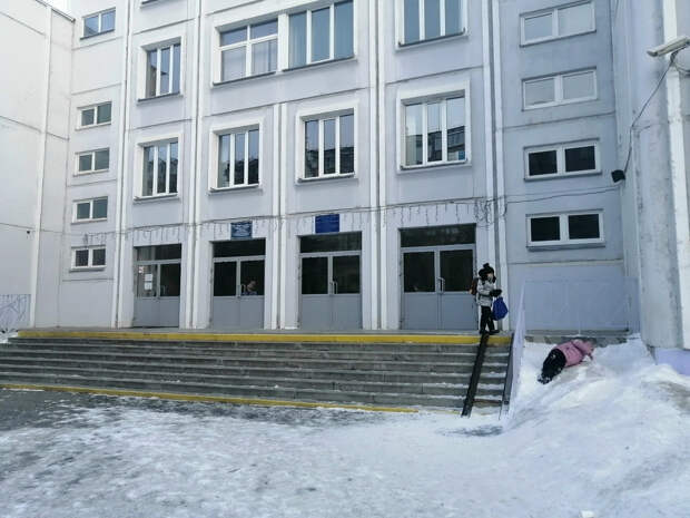 Отмена занятий в школах Челябинска 25 декабря: об этом сообщили в ЕДДС