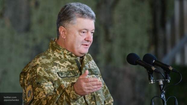 Глава Минобороны Украины Полторак ушел с воинской службы и стал гражданским министром