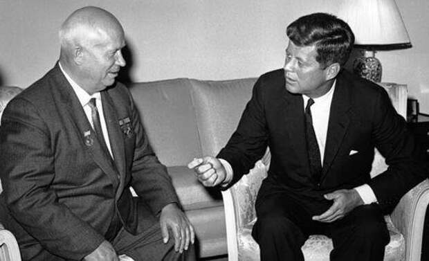Никита Хрущёв и президент США Кеннеди