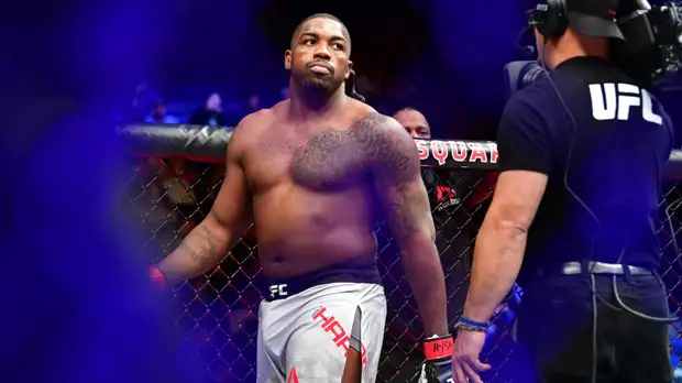 СМИ: Боец UFC отказался от боя ради поисков пропавшей дочери