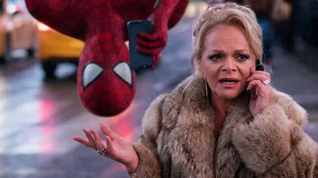 Потерпевшие узнавали забравшего деньги у Долиной курьера по паролю