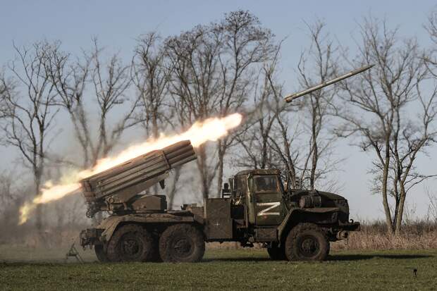 ВСУ, терпя поражение на всех фронтах, усиливают атаки дронов по территории РФ