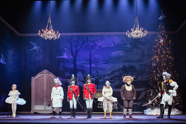 Сцена из спектакля «Щелкунчик»