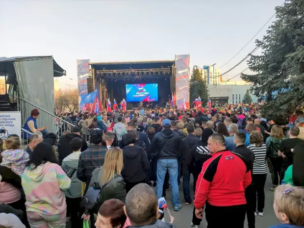 Как в Барнауле прошел патриотический концерт «Zа Россию»