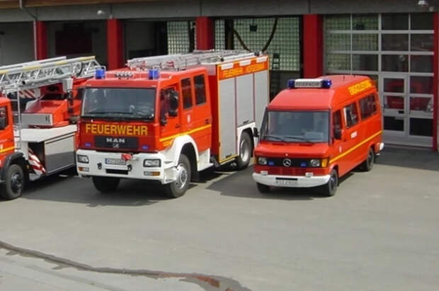 Немецкие пожарные спародировали методы принудительной мобилизации в ВСУ