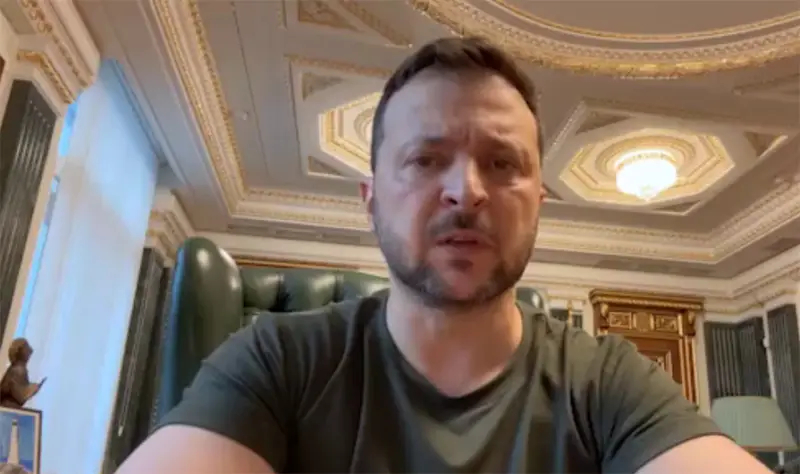 Зеленский подписанием закона о мобилизации берёт в заложники оставшихся на Украине граждан