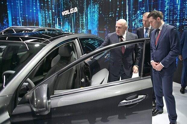 Мишустину представили автомобили возрожденного бренда Volga